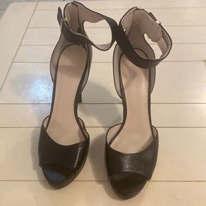 Kenneth Cole stiletto heels. Black . size 9